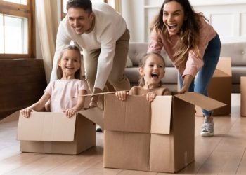 How to Help Your Kids Settle in the New Environment Post Move